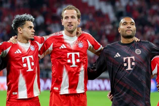 Luis Diaz (FC Bayern Muenchen), Harry Kane (FC Bayern Muenchen) und Jonathan Tah (FC Bayern Muenchen) jubeln, UEFA Champions League 2025 26 League Phase MD1, FC Bayern München v Chelsea FC, Football Arena Munich am 17. September 2025 in München, Deutschland. (Foto von Marco Steinbrenner DeFodi Images) Luis Diaz (FC Bayern Muenchen), Harry Kane (FC Bayern Muenchen) und Jonathan Tah (FC Bayern Muenchen) cheer, UEFA Champions League 2025 26 League Phase MD1, FC Bayern München v Chelsea FC, Football Arena Munich, September 17, 2025 in Munich, Germany. (Photo by Marco Steinbrenner DeFodi Images)