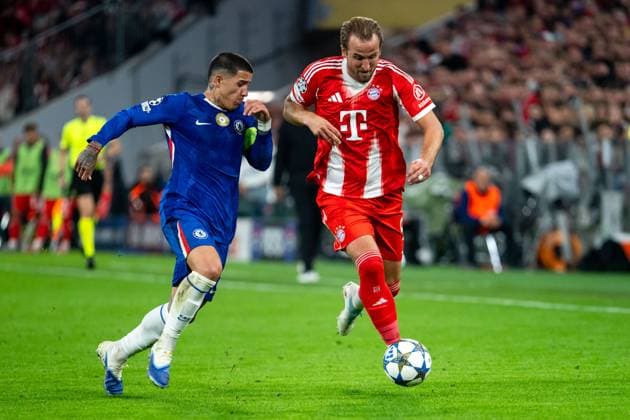 Harry Kane (FC Bayern Muenchen, 09) am Ball im Zweikampf mit Enzo Fernandez (FC Chelsea, 08), GER, FC Bayern Muenchen vs FC Chelsea FC, Fussball, UEFA Champions League, Ligaphase, 1. Spieltag, Saison 2025 2026, 17.09.2025 GER, FC Bayern Muenchen vs FC Chelsea FC, Fussball, UEFA Champions League, Ligaphase, 1. Spieltag, Spielzeit 2025 2026, 17.09.2025 Muenchen Copyright: xEibner-Pressefoto Memmlerx EP_MMR