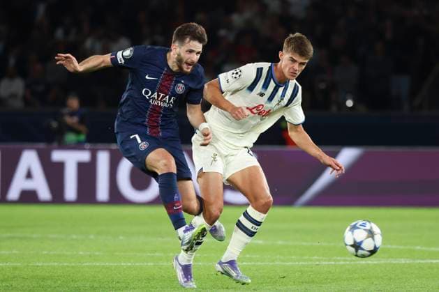 FOOTBALL : Paris Saint Germain Vs Atalanta - Ligue des Champions - 17 09 2025 Khvicha Kvaratskhelia (PSG) Vs Charles De Ketelaere (Atalanta) ParisFrance  Copyright: xMichtofx