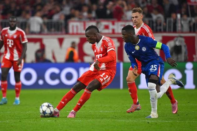 Nicolas JACKSON (Bayern Muenchen), Aktion,Zweikampf gegen Moises CAICEDO (Chelsea FC). Fussball Champions League,Saison 2025 26 ,1.Spieltag. FC Bayern Muenchen - FC Chelsea 3-1 am 17.09.2025 A L L I A N Z A R E N A