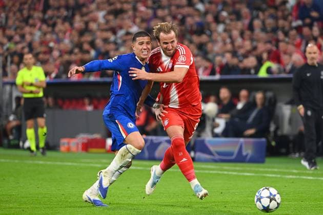 Harry KANE (Bayern Muenchen), Aktion,Zweikampf gegen Enzo FERNANDEZ (Chelsea FC). Fussball Champions League,Saison 2025 26 ,1.Spieltag. FC Bayern Muenchen - FC Chelsea 3-1 am 17.09.2025 A L L I A N Z A R E N A