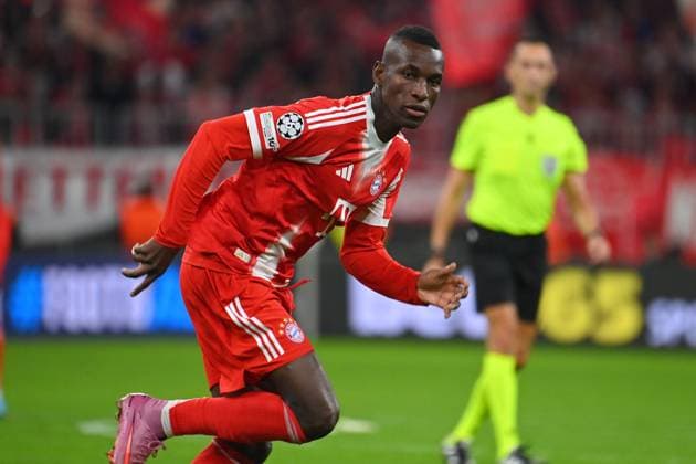 Nicolas JACKSON (Bayern Muenchen), Aktion,Einzelbild,angeschnittenes Einzelmotiv,Halbfigur,halbe Figur. Fussball Champions League,Saison 2025 26 ,1.Spieltag. FC Bayern Muenchen - FC Chelsea 3-1 am 17.09.2025 A L L I A N Z A R E N A