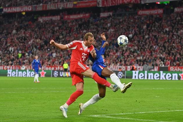 Harry KANE (Bayern Muenchen),Aktion,Zweikampf. Fussball Champions League,Saison 2025 26 ,1.Spieltag. FC Bayern Muenchen - FC Chelsea 3-1 am 17.09.2025 A L L I A N Z A R E N A