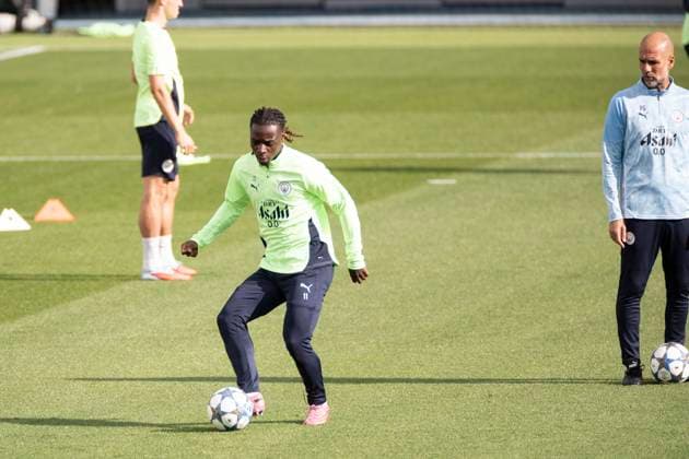 Manchester City Training Session And press conference, PK, Pressekonferenz - UEFA Champions League 2025 26 League Phase MD1 Jeremy Doku 11 of Manchester City F.C. participates in the Manchester City training session prior to their UCL match against Napoli at the Joie Stadium in Manchester, England, on September 17, 2025. Manchester Manchester United, ManU Kingdom  Copyright: xMIxNewsx originalFilename:fletcher-manchest250917_npEM2.jpg