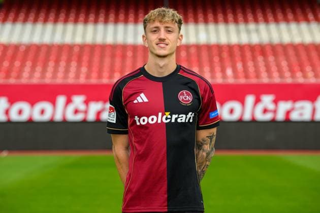 17.09.2025 - 1. FC Nürnberg FCN ( Club ) - 2. Fussball Bundesliga BL - Saison 2025 2026 - Fototermin Porträttermin Vorstellung Präsentation Pressetermin - - Einzelbild Einzelfoto Portrait Porträt Kopfbild - Tim Drexler (15, 1. FC Nürnberg FCN )