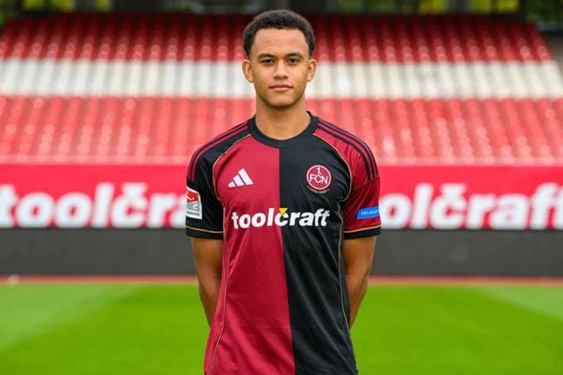 17.09.2025 - 1. FC Nürnberg FCN ( Club ) - 2. Fussball Bundesliga BL - Saison 2025 2026 - Fototermin Porträttermin Vorstellung Präsentation Pressetermin - - Einzelbild Einzelfoto Portrait Porträt Kopfbild - Tarek Buchmann (28, 1. FC Nürnberg FCN )
