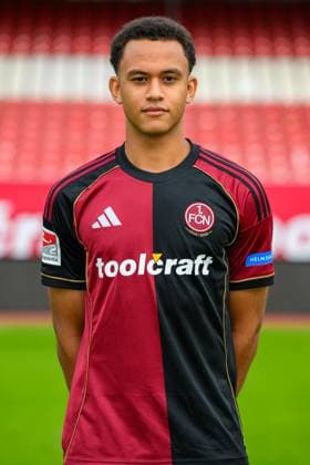17.09.2025 - 1. FC Nürnberg FCN ( Club ) - 2. Fussball Bundesliga BL - Saison 2025 2026 - Fototermin Porträttermin Vorstellung Präsentation Pressetermin - - Einzelbild Einzelfoto Portrait Porträt Kopfbild - Tarek Buchmann (28, 1. FC Nürnberg FCN )