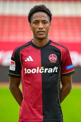 17.09.2025 - 1. FC Nürnberg FCN ( Club ) - 2. Fussball Bundesliga BL - Saison 2025 2026 - Fototermin Porträttermin Vorstellung Präsentation Pressetermin - - Einzelbild Einzelfoto Portrait Porträt Kopfbild - Pape Demba Diop (20, 1. FC Nürnberg FCN )