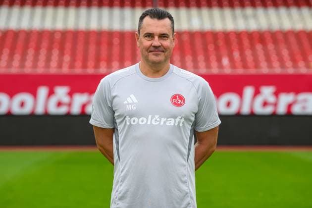 17.09.2025 - 1. FC Nürnberg FCN ( Club ) - 2. Fussball Bundesliga BL - Saison 2025 2026 - Fototermin Porträttermin Vorstellung Präsentation Pressetermin - - Einzelbild Einzelfoto Portrait Porträt Kopfbild - Gubov Milan (Physiotherapeut 1. FC Nürnberg FCN )