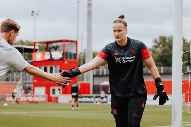 15.09.25, Frauen, Fussball, Google Pixel Frauen Bundesliga, Saison 2025 2026, Bayer 04 Leverkusen - 1. FC Union Berlin, 2. Spieltag Friederike Repohl ( 27 - Bayer 04 Leverkusen) beim Warm-Up Leverkusen Ulrich-Haberland-Stadion NRW Deutschland