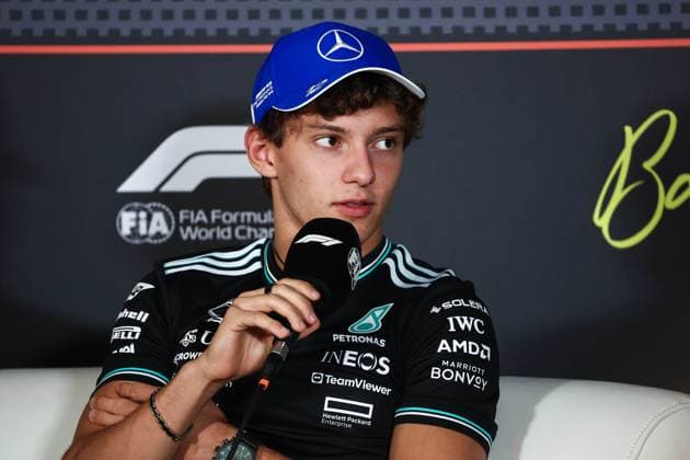 F1 - AZERBAIJAN GRAND PRIX 2025 KIMI ANTONELLI Andrea (ita), Mercedes AMG F1 Team W16, portrait press conference, PK, Pressekonferenz during the 2025 Formula 1 Qatar Airways Azerbaijan Grand Prix, 17th round of the 2025 FIA Formula One World Championship, WM, Weltmeisterschaft from September 19 to 21, 2025 on the Baku City Circuit, in Baku, Azerbaijan - BakuAzerbaijan Copyright: xEricxAlonsox