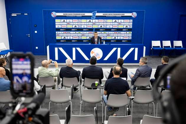 NEWS: Le president du Racing Marc Keller a reagi en confÃ rence de presse aux banderoles dÃ ployees dimanche a la Meinau. Strasbourg 18 09 2025 Le president du Racing Marc Keller a reagi en conference de presse aux banderoles dÃ ployÃ es dimanche a la Meinau.  Copyright: xelyxandroxcegarrax