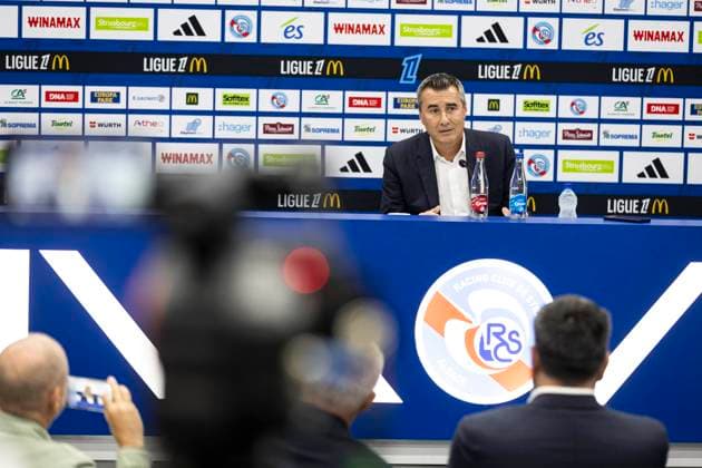 NEWS: Le president du Racing Marc Keller a reagi en confÃ rence de presse aux banderoles dÃ ployees dimanche a la Meinau. Strasbourg 18 09 2025 Le president du Racing Marc Keller a reagi en conference de presse aux banderoles dÃ ployÃ es dimanche a la Meinau.  Copyright: xelyxandroxcegarrax