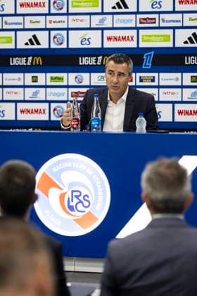 NEWS: Le president du Racing Marc Keller a reagi en confÃ rence de presse aux banderoles dÃ ployees dimanche a la Meinau. Strasbourg 18 09 2025 Le president du Racing Marc Keller a reagi en conference de presse aux banderoles dÃ ployÃ es dimanche a la Meinau.  Copyright: xelyxandroxcegarrax