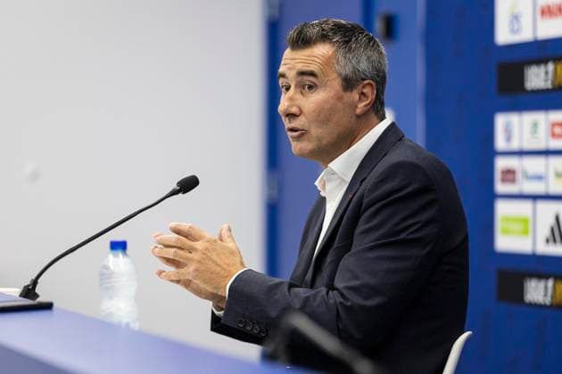 NEWS: Le president du Racing Marc Keller a reagi en confÃ rence de presse aux banderoles dÃ ployees dimanche a la Meinau. Strasbourg 18 09 2025 Le president du Racing Marc Keller a reagi en conference de presse aux banderoles dÃ ployÃ es dimanche a la Meinau.  Copyright: xelyxandroxcegarrax