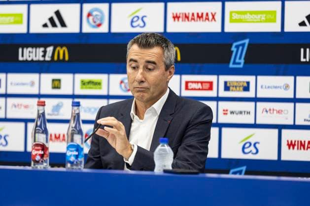 NEWS: Le president du Racing Marc Keller a reagi en confÃ rence de presse aux banderoles dÃ ployees dimanche a la Meinau. Strasbourg 18 09 2025 Le president du Racing Marc Keller a reagi en conference de presse aux banderoles dÃ ployÃ es dimanche a la Meinau.  Copyright: xelyxandroxcegarrax
