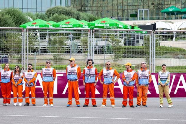 F1 - AZERBAIJAN GRAND PRIX 2025 Marshalls during the 2025 Formula 1 Qatar Airways Azerbaijan Grand Prix, 17th round of the 2025 FIA Formula One World Championship, WM, Weltmeisterschaft from September 19 to 21, 2025 on the Baku City Circuit, in Baku, Azerbaijan - BakuAzerbaijan  Copyright: xFLORENTxGOODENx