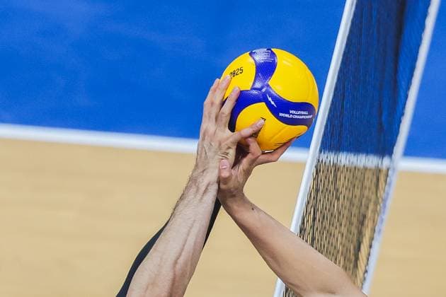 (250918) -- PASAY CITY, Sept. 18, 2025 -- Players of Iran and the Philippines compete during the pool A match between Iran and the Philippines at the FIVB Men s World Championship, WM, Weltmeisterschaft 2025 in Pasay City, the Philippines, on Sept. 18, 2025. ) (SP)THE PHILIPPINES-PASAY CITY-VOLLEYBALL-FIVB MEN S WORLD CHAMPIONSHIP 2025 ROUELLExUMALI 