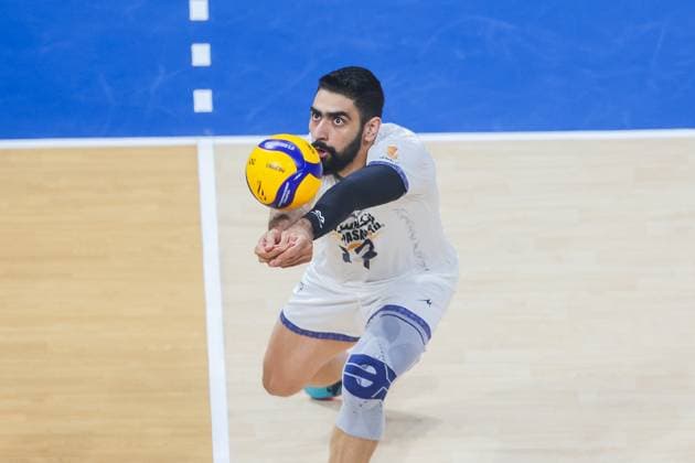 (250918) -- PASAY CITY, Sept. 18, 2025 -- Ali Hajipour MoghadDam FaroUji of Iran competes during the pool A match between Iran and the Philippines at the FIVB Men s World Championship, WM, Weltmeisterschaft 2025 in Pasay City, the Philippines, on Sept. 18, 2025. ) (SP)THE PHILIPPINES-PASAY CITY-VOLLEYBALL-FIVB MEN S WORLD CHAMPIONSHIP 2025 ROUELLExUMALI 