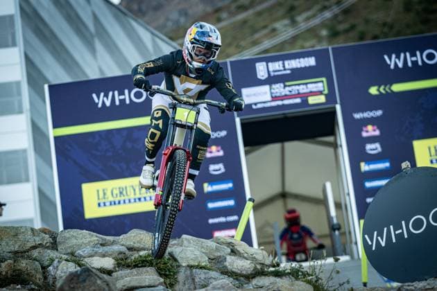 Whoop UCI Mountainbikeworldcup Downhill Lenzerheide HÖLL Valentina YT MOBat Whoop UCI Mountainbikeworldcup Downhill Lenzerheide, 18.09.2025,in Lenzerheide,SUI Foto: Sebastian Sternemannat Whoop UCI Mountainbikeworldcup Downhill Lenzerheide, 18.09.2025,in Lenzerheide,SUI Foto: Sebastian Sternemann