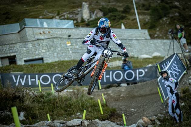 Whoop UCI Mountainbikeworldcup Downhill Lenzerheide PIERRON Amaury COMMENCAL MUC-OFF BY RIDING ADDICTIONat Whoop UCI Mountainbikeworldcup Downhill Lenzerheide, 18.09.2025,in Lenzerheide,SUI Foto: Sebastian Sternemannat Whoop UCI Mountainbikeworldcup Downhill Lenzerheide, 18.09.2025,in Lenzerheide,SUI Foto: Sebastian Sternemann