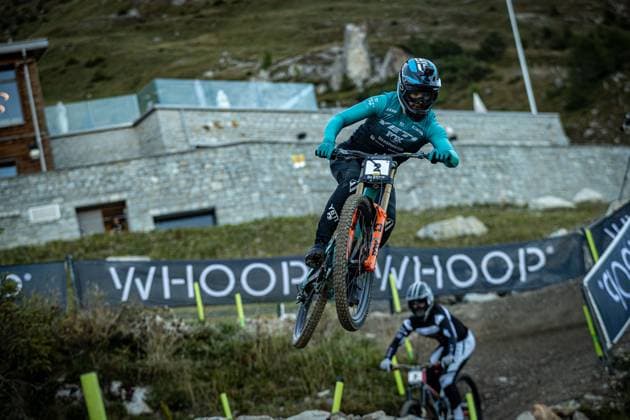 Whoop UCI Mountainbikeworldcup Downhill Lenzerheide VERGIER Loris COMMENCAL MUC-OFF BY RIDING ADDICTIONat Whoop UCI Mountainbikeworldcup Downhill Lenzerheide, 18.09.2025,in Lenzerheide,SUI Foto: Sebastian Sternemannat Whoop UCI Mountainbikeworldcup Downhill Lenzerheide, 18.09.2025,in Lenzerheide,SUI Foto: Sebastian Sternemann