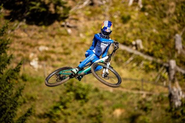Whoop UCI Mountainbikeworldcup Downhill Lenzerheide DUNNE Ronan MONDRAKER FACTORY RACING DHat Whoop UCI Mountainbikeworldcup Downhill Lenzerheide, 18.09.2025,in Lenzerheide,SUI Foto: Sebastian Sternemannat Whoop UCI Mountainbikeworldcup Downhill Lenzerheide, 18.09.2025,in Lenzerheide,SUI Foto: Sebastian Sternemann