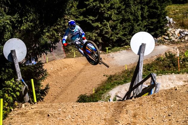Whoop UCI Mountainbikeworldcup Downhill Lenzerheide THIRION RÃ mi GIANT FACTORY OFF-ROAD TEAM - DHat Whoop UCI Mountainbikeworldcup Downhill Lenzerheide, 18.09.2025,in Lenzerheide,SUI Foto: Sebastian Sternemannat Whoop UCI Mountainbikeworldcup Downhill Lenzerheide, 18.09.2025,in Lenzerheide,SUI Foto: Sebastian Sternemann