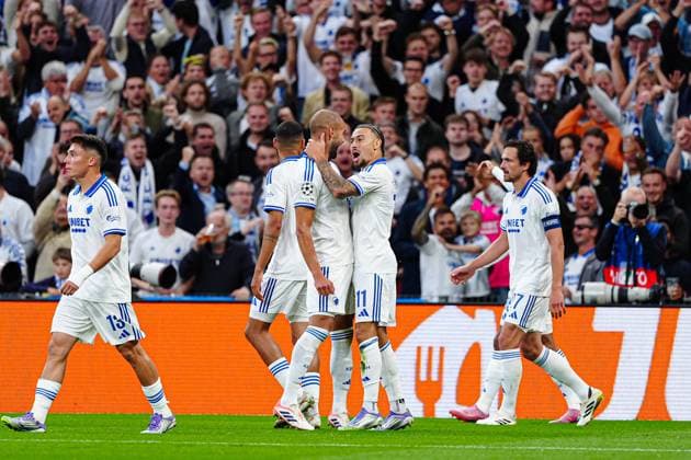 Torjubel FC Kopenhagen nach Tor zum 1:0 Jordan Larsson (FC Kopenhagen, 11) DEN, FC Kopenhagen vs. Bayer 04 Leverkusen, Fussball, UEFA Champions League, Spieltag 1, Spielzeit 2025 2026, 18.09.2025 DEN, FC Kopenhagen vs. Bayer 04 Leverkusen, Fussball, UEFA Champions League, Spieltag 1, Spielzeit 2025 2026, 18.09.2025 Kopenhagen Copyright: xEibner-Pressefoto MarcelxvonxFehrnx EP_MFN