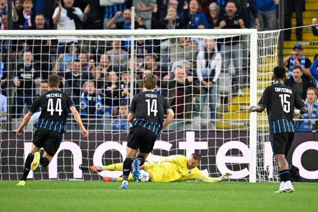Club Brugge v Monaco - UEFA Champions League BRUGGE, BELGIUM - SEPTEMBER 18 : Mignolet Simon goalkeeper of Club Brugge stops a penalty during the UEFA Champions League 2025 26 League Phase MD1 match between Club Brugge and Monaco on September 18, 2025 in Brugge, Belgium, 18 09 2025 Brugge Belgium  Copyright: xNicoxVereeckenx