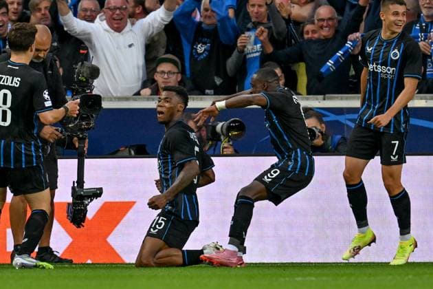 250918 Club Brugge vs AS Monaco Raphael Onyedika (15) of Club Brugge celebrates after scoring the 2-0 goal during the Uefa Champions League first matchday in the League phase game in season 2025 - 2026 between Club Brugge KV and AS Monaco on September 18 , 2025 in Brugge, Belgium. (Photo by David Catry Isosport) Brugge Belgium  Copyright: xDavidxCatryx 20250918DC2_1097