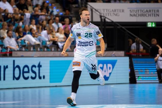 Handball I Herren I Saison 2025-2026 I Bundesliga I 5. Spieltag I TVB Stuttgart - Frisch Auf! Göppingen I 18.09.2025 Ludvig Jurmala Aström (25, Frisch Auf Göppingen) jubelt Stuttgart Porsche Arena Baden-Württemberg Deutschland Copyright: xLobeca MaxxPetershansx