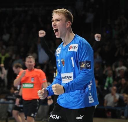 Torwart Lasse Ludwig jubelt Freude Emotion Jubel Handball CL Championsleague Champions League Herren 2. Spieltag Saison 2025 2026 18.09.2025 Füchse Berlin vs. Aalborg Handbold in der Max Schmeling Halle