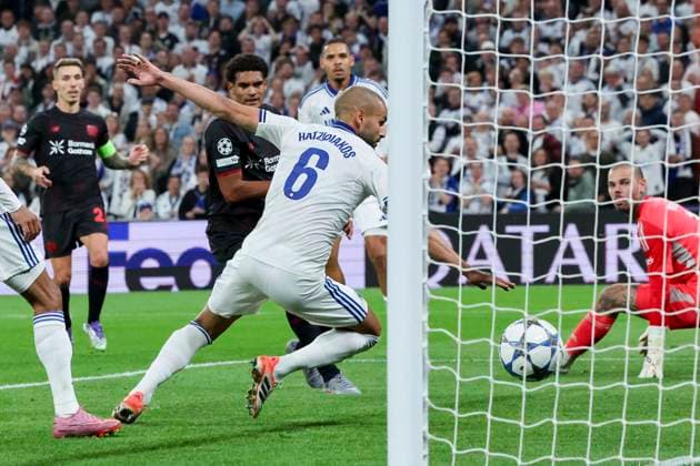 Pantelis Hatzidiakos (FC Copenhagen) erzielt mit diesem Eigentor das 2:2 fuer Bayer 04 Leverkusen, UEFA Champions League 2025 26 League Phase MD1, F.C. Copenhagen v Bayer 04 Leverkusen, Parken Stadium am 18. September 2025 in Kopenhagen, Dänemark. (Foto von Marco Steinbrenner DeFodi Images) Pantelis Hatzidiakos (FC Copenhagen) scores an own goal to make it 2-2 for Bayer 04 Leverkusen, UEFA Champions League 2025 26 League Phase MD1, F.C. Copenhagen v Bayer 04 Leverkusen, Parken Stadium, September 18, 2025 in Copenhagen, Denmark. (Photo by Marco Steinbrenner DeFodi Images) Pantelis Hatzidiakos FC Copenhagen scores an own goal to make it 2 2 for Bayer 04 Leverkusen, UEFA Champions League 2025 26 League Phase MD1, F C Copenhagen v Bayer 04 Leverkusen, Parken Stadium on September 18, 2025 in Copenhagen, Denmark Photo by Marco Steinbrenner DeFodi Images Pantelis Hatzidiakos FC Copenhagen scores an own goal to make it 2 2 for Bayer 04 Leverkusen, UEFA Champions League 2025 26 League Phase MD1, F C Copenhagen v Bayer 04 Leverkusen, Parken Stadium, September 18, 2025 in Copenhagen, Denmark Photo by Marco Steinbrenner DeFodi Images