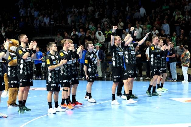 DEU, EHF Champions League, Fuechse Berlin vs. Aalborg, 18.09.2025, Max-Schmeling-Halle, Berlin, DEU, EHF Champions League, Fuechse Berlin vs. Aalborg, im Bild Fuechse-Spielerkreis