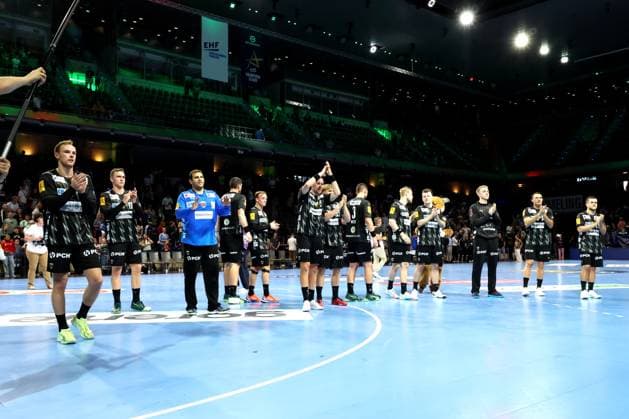 DEU, EHF Champions League, Fuechse Berlin vs. Aalborg, 18.09.2025, Max-Schmeling-Halle, Berlin, DEU, EHF Champions League, Fuechse Berlin vs. Aalborg, im Bild Fuechse-Spielerkreis