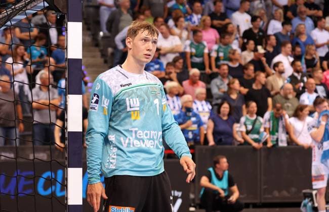 18.09.2025, Deutschland, Stuttgart, DAIKIN HBL Handball Bundesliga Saison 2025 2026, TVB Stuttgart vs. FRISCH AUF! Göppingen, Julian Buchele (FAG)