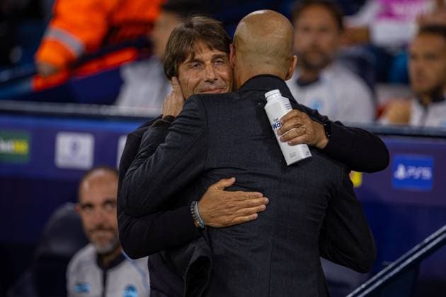 Football - UEFA Champions League - League Phase - Manchester City FC v SC Napoli MANCHESTER, ENGLAND - Thursday, September 18, 2025: Napoli s head coach Antonio Conte (L) and Manchester City s head coach Josep Pep Guardiola during the UEFA Champions League match between Manchester City FC and SC Napoli at the City of Manchester Stadium. (Photo by David Rawcliffe Propaganda) MANCHESTER City of Manchester Stadium GREATER MANCHESTER ENGLAND  Copyright: xDavidxRawcliffex P2025-09-18-Man_City_Napoli-16