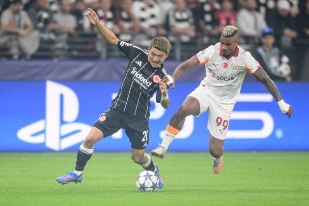 Fußball, UEFA Champions League, 20250918, SG Eintracht Frankfurt - Galatasaray Istanbul. Im Bild v.l. Ritsu DOAN (Frankfurt, 20), Mario LEMINA (Galatasaray, 99) Zweikampf Ball. Frankfurt Deutsche Bank Park Hessen Deutschland Copyright: Passion2Press MarkusxFischerx