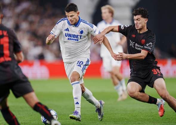 Champions League: FC Copenhagen - Bayer 04 Leverkusen FCK s Elias Achouri and Bayer Leverkusen s Ibrahim Maza during the UEFA Champions League match between FC Copenhagen and Bayer 04 Leverkusen at Parken in Copenhagen on Thursday, September 18, 2025.. (Photo: Liselotte Sabroe Ritzau Scanpix) , Copenhagen Denmark Copyright: Ritzau Scanpix LiselottexSabroex spdk20250918-212739-L