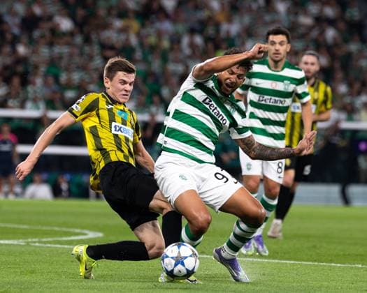Luis Suarez of Sporting suffers the penalty during the Champions League match between Sporting and Kairat Almaty at Estadio Jose Alvalade, in Lisbon, Portugal. (Diogo Sautchuk) Copyright: xDiogoxSautchukx