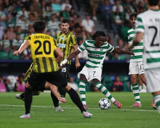 Geovany Quenda ( Sporting CP ) with the ball during the match between Sporting CP and Kairat Almaty , valid for Champions League at Estadio de Alvalade on 18 September 2025. Lisboa Portugal Copyright: xIMAGOx xPRIMExSPORTSxIMAGESx xFILIPExOLIVEIRAx