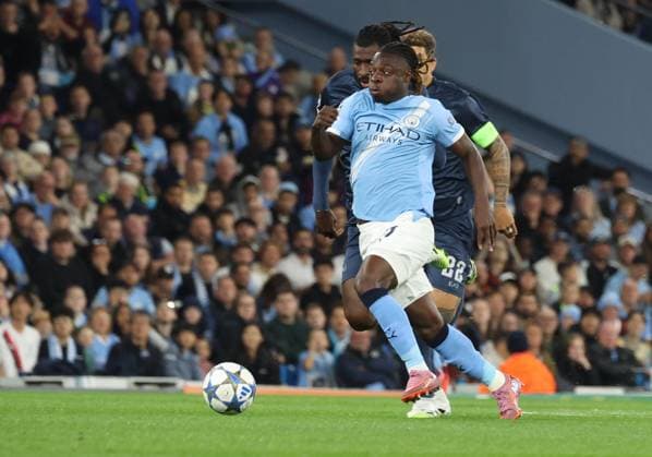 Manchester City - Napoli During the Champions League match between Manchester City and Napoli on September 18, 2025, at the Etihad Stadium in Manchester. Photo: Jeremy Doku of Manchester City Munchester ETIHAD STADIUM Munchester Inghilterra Copyright: xFABIOxSASSOxFabioxSassox Italia Estonia2025_09_18Fabio Sasso2380