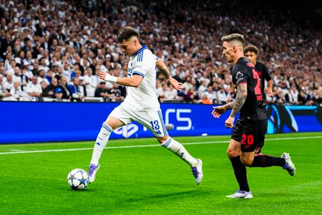 Champions League League Phase FC Kobenhavn vs Bayer 04 Leverkusen 18 09 2025 13 FCK Rodrigo Huescas, 20 GER Alejandro Grimaldo Champions League League League Phase FC Kobenhavn vs Bayer 04 Leverkusen 18 09 2025 Kobenhavn, Denmark 18 September, 2025 UK Champions League League League Phase FC Copenhagen vs Bayer 04 Leverkusen Parken, Copenhagen, Denmark Kobenhavn Parken Denmark Copyright: xMichaelxBarrettxBoesenx