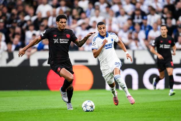 Champions League League Phase FC Kobenhavn vs Bayer 04 Leverkusen 18 09 2025 10 GER Malik Tillman, 30 FCK Elias Achouri Champions League League League Phase FC Kobenhavn vs Bayer 04 Leverkusen 18 09 2025 Kobenhavn, Denmark 18 September, 2025 UK Champions League League League Phase FC Copenhagen vs Bayer 04 Leverkusen Parken, Copenhagen, Denmark Kobenhavn Parken Denmark Copyright: xMichaelxBarrettxBoesenx