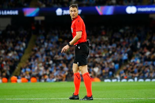 Manchester City v Napoli, Manchester, UK - 18 September 2025 referee Felix Zwayer during the UEFA Champions League match between Manchester City and Napoli at The Etihad Stadium on 18 September 2025 in Manchester, England (Photo by Steve Taylor PPAUK) Manchester The Etihad Stadium Greater Manchester England Copyright: xStevexTaylor PPAUKx PPA-215089