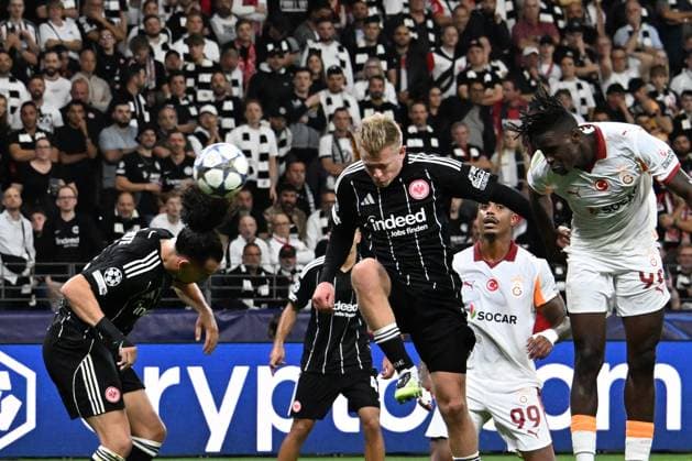 18.09.2025, xsltx, Fussball UEFA Champions League, Eintracht Frankfurt - Galatasaray SK Istanbul v.l. Jonathan Jonny Burkardt (Eintracht Frankfurt) Torschuetze, erzielt das Tor, Treffer, scores the goal 3:1 (DFL DFB REGULATIONS PROHIBIT ANY USE OF PHOTOGRAPHS as IMAGE SEQUENCES and or QUASI-VIDEO) Frankfurt am Main