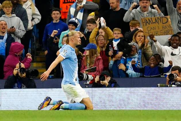 Manchester City v Napoli, Manchester, UK - 18 September 2025 Goal celebrations for Erling Haland of Manchester City during the UEFA Champions League match between Manchester City and Napoli at The Etihad Stadium on 18 September 2025 in Manchester, England (Photo by Steve Taylor PPAUK) Manchester The Etihad Stadium Greater Manchester England Copyright: xStevexTaylor PPAUKx PPA-215094