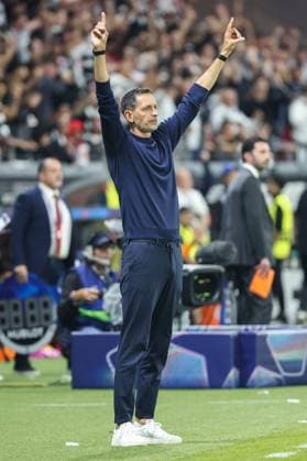 UEFA Champions League - Eintracht Frankfurt - Galatasaray Istanbul am 18.09.2025 im Deutsche Bank Park in Frankfurt Trainer Dino Toppmöller Toppmoeller Toppmoller (Frankfurt) jubelt und freut sich über das Tor zum 4 zu 1