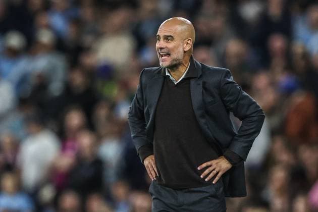 UEFA Champions League 2025 26 Phase MD1 Manchester City vs Napoli League Pep Guardiola manager of Manchester City gives his team instructions during the UEFA Champions League 2025 26 Phase MD1 Manchester City vs Napoli League at The City of Manchester Stadium, Manchester, United Kingdom, 18th September 2025 (Photo by Alfie Cosgrove News Images) Manchester Etihad Stadium Manchester United, ManU Kingdom Copyright: xAlfiexCosgrove NewsxImagesx